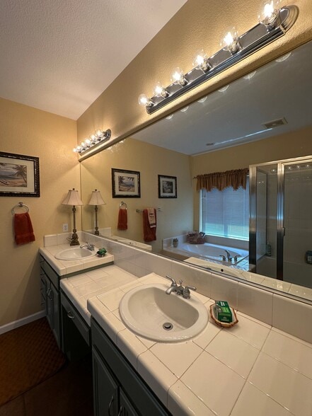 Building Photo - 2613 Covelite Way