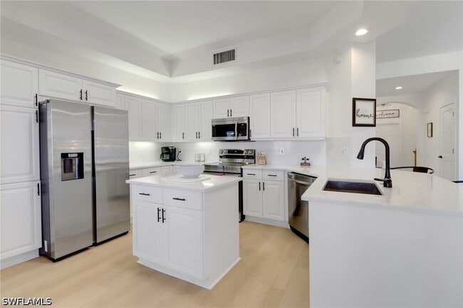 Building Photo - 451 Bayfront Pl