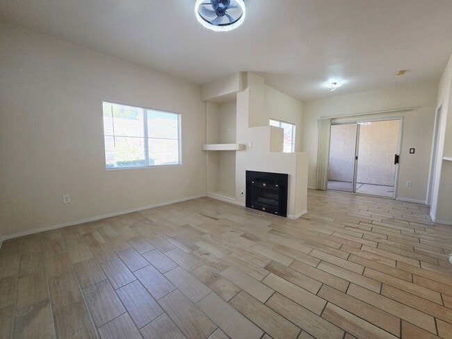 Building Photo - BEAUTIFUL GATED COMMUNITY WITH CLUBHOUSE, COMMUNITY POOL, COMMUNITY SPA, EXERCISE ROOM. FIRST FLO...
