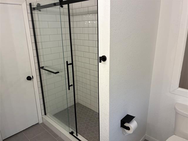 Building Photo - 1001 Crestview Dr