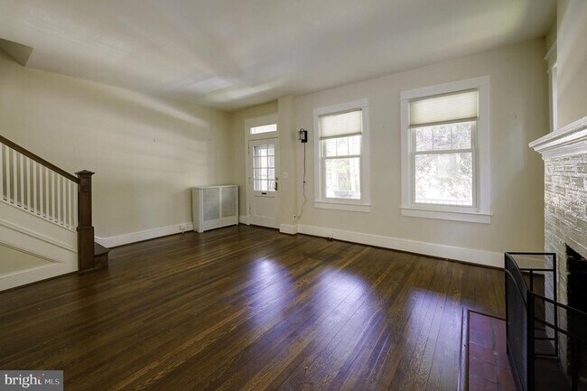 Building Photo - 3712 Garfield St NW