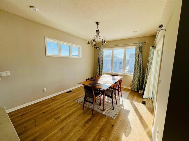 Building Photo - 1935 Mulberry Ln