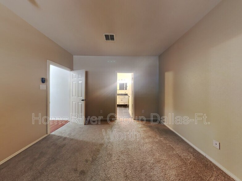 Building Photo - 13358 Roadster Dr