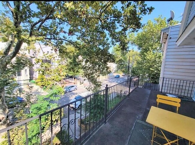 Building Photo - 63 Gautier Ave
