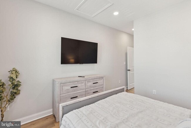 Building Photo - 153 Morgan St