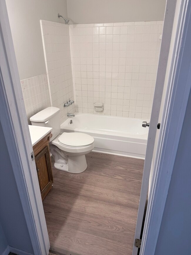 Building Photo - 206 Kettering Way