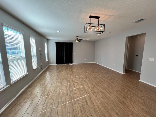 Building Photo - 6516 Carriage Pines Dr