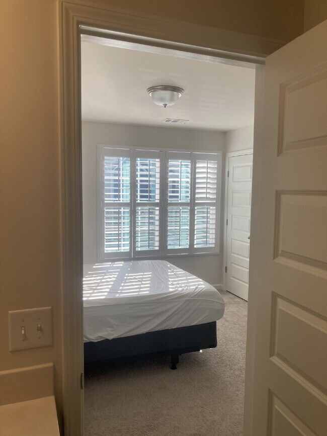 Building Photo - FULLY FURNISHED Home in Hermatige