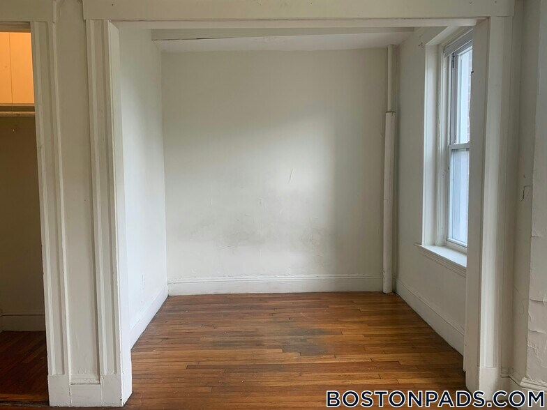 Building Photo - 1179 Boylston St