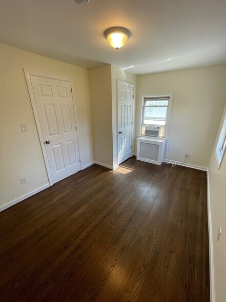 Building Photo - 258 2nd St
