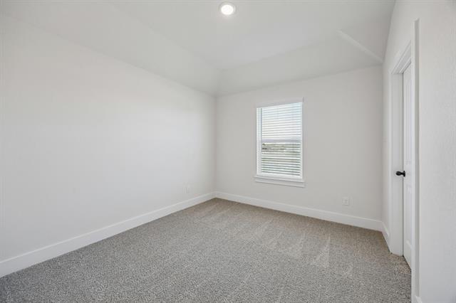 Building Photo - 2900 Woodbrook Dr