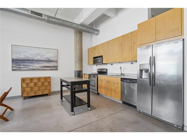 Building Photo - 700 N Washington Ave