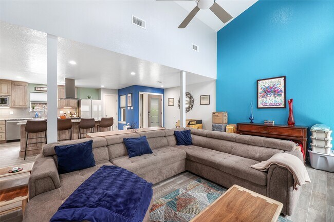 Building Photo - 28831 S Diamondhead