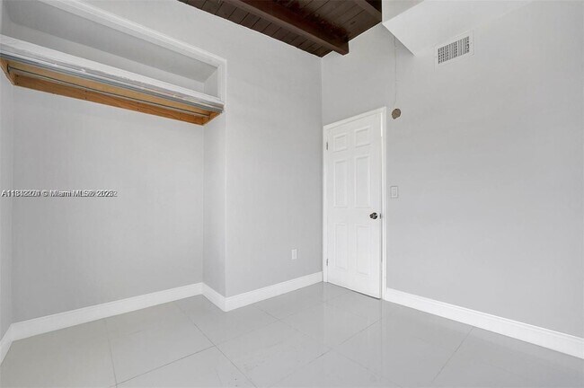 Building Photo - 3900 SW 47th Ave