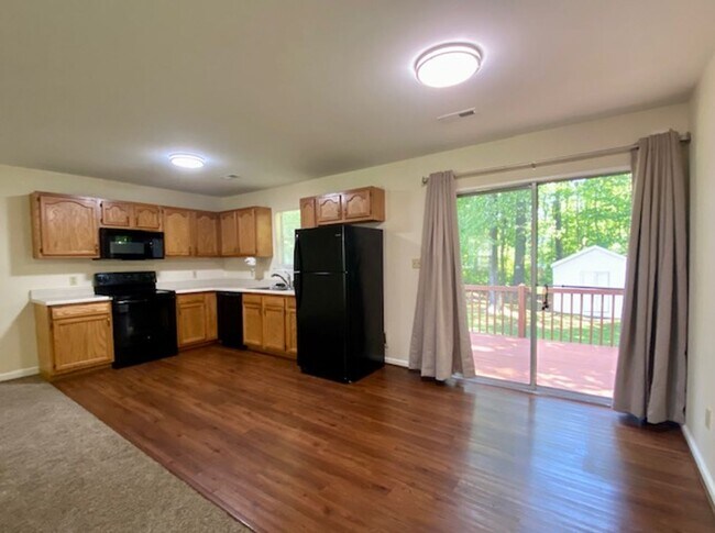Building Photo - Single Family home in Williamsburg for rent! Available August 2026!