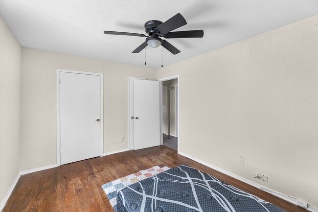 Building Photo - 2806 Delano St