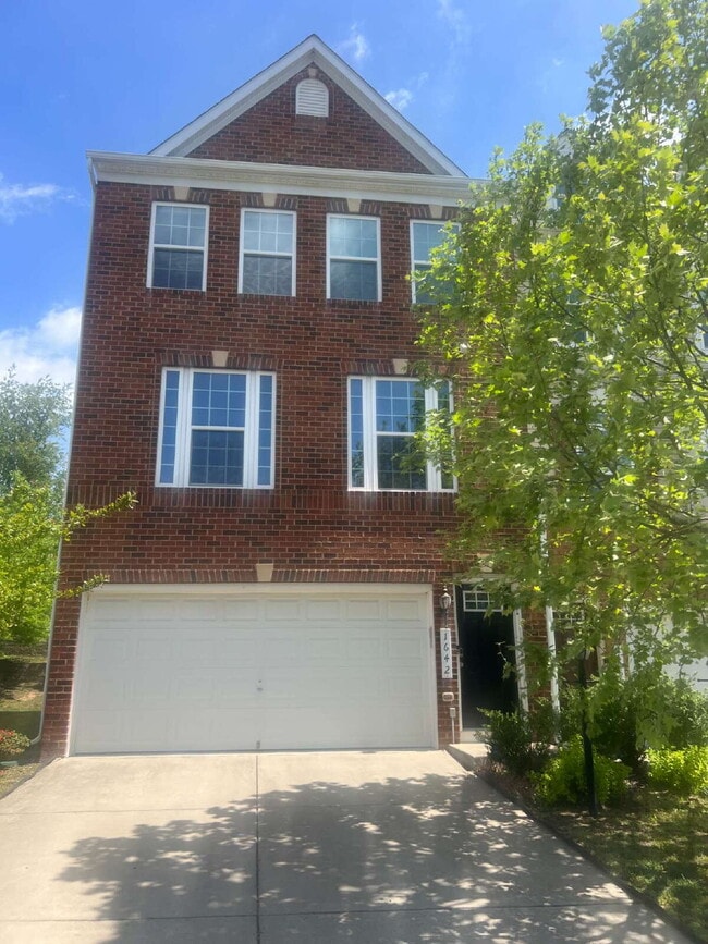 Primary Photo - 1642 Dorothy Ln