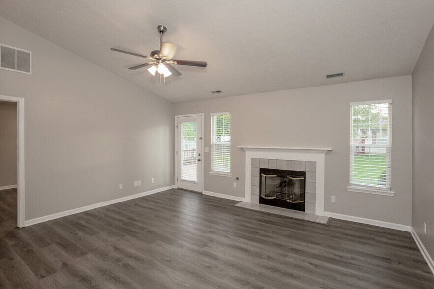 Building Photo - 935 N Mill Run Blvd