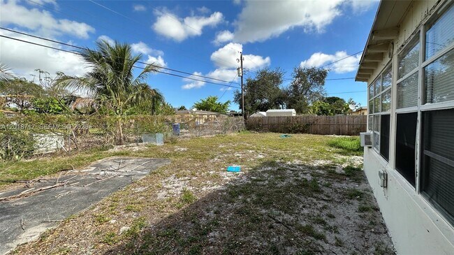 Building Photo - 1701 NW 13th St