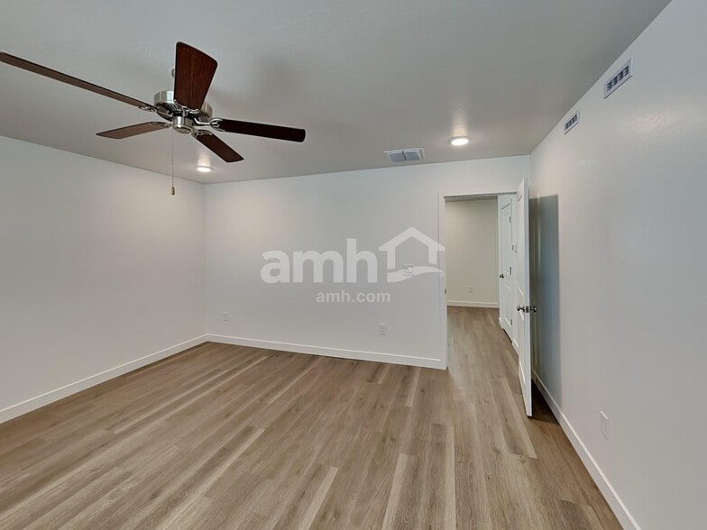 Building Photo - 12634 W Flynn Ln