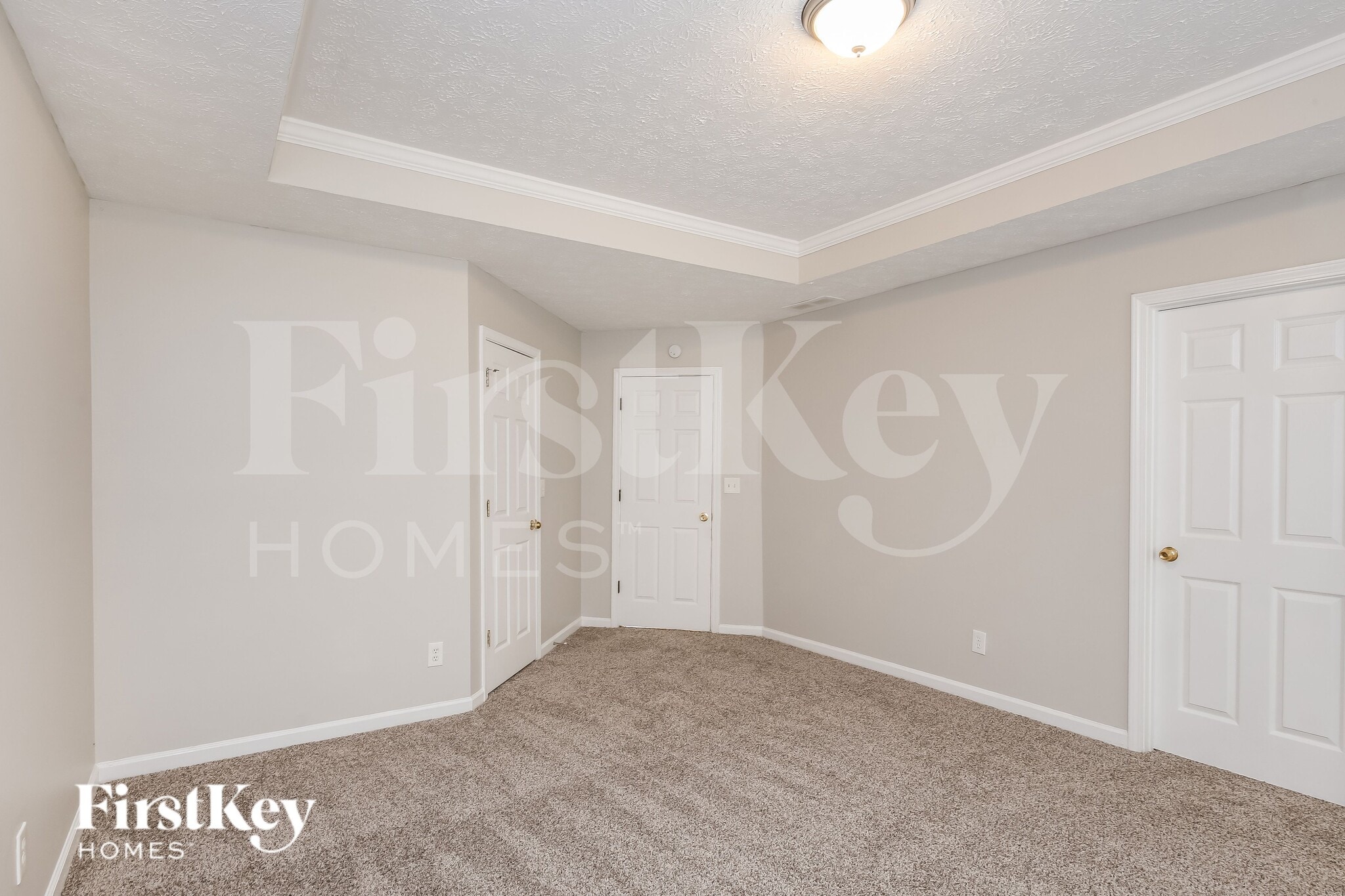 Building Photo - 1480 Royale Castle Dr