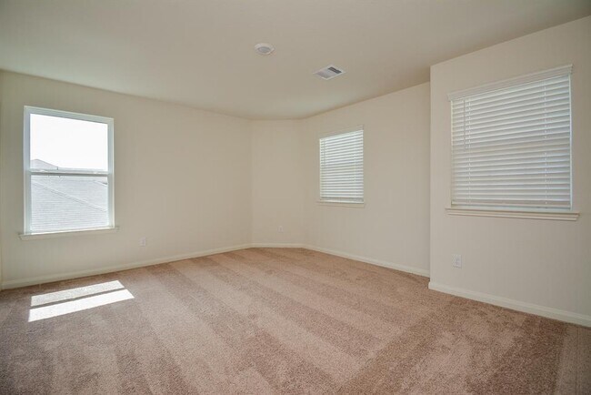 Building Photo - 545 Amberwood Pk Dr