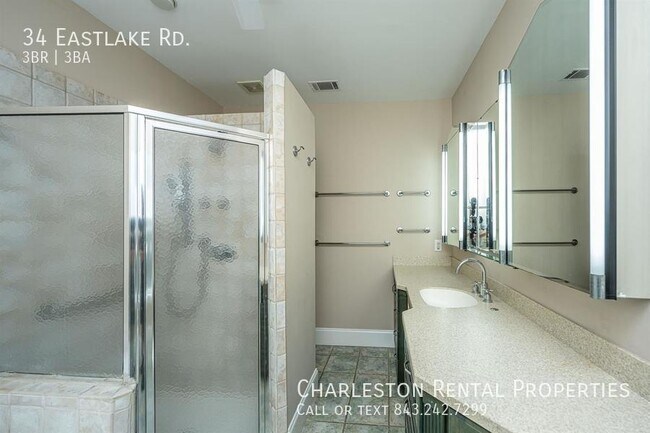 Building Photo - 34 Eastlake Rd