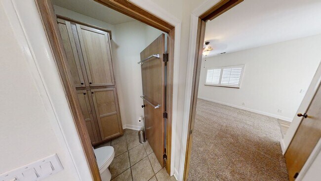 Building Photo - Spacious Single Story 3-Bedroom Home Beaut...