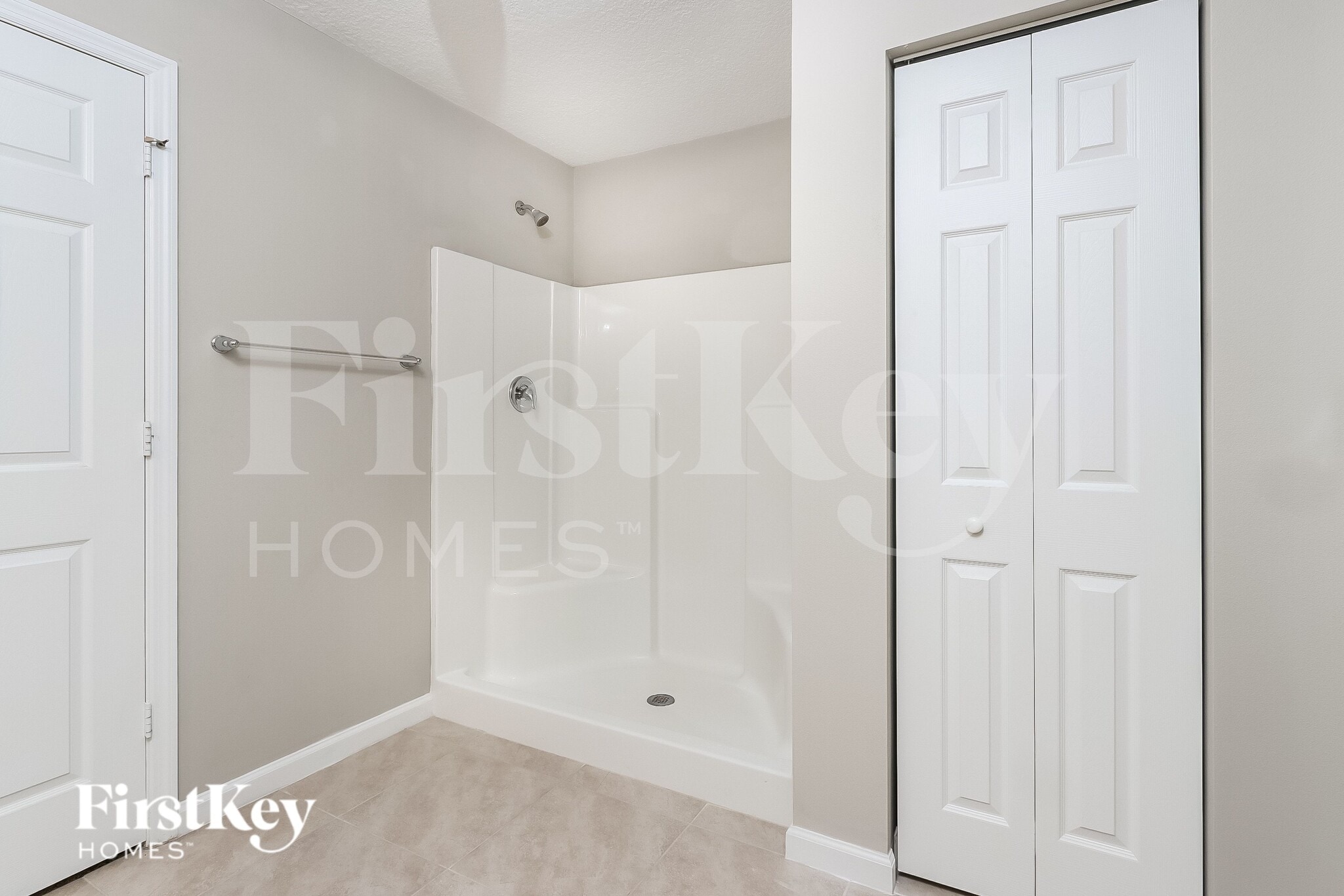 Building Photo - 1809 SW Cycle St