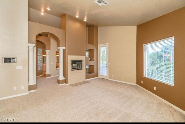 Building Photo - 2460 Monarch Bay Dr