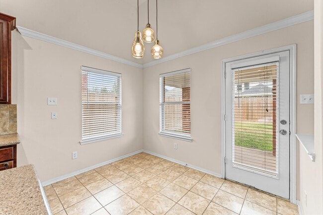 Building Photo - 13009 Castlewind Ln