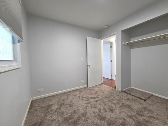 Building Photo - 331 Lawn Terrace