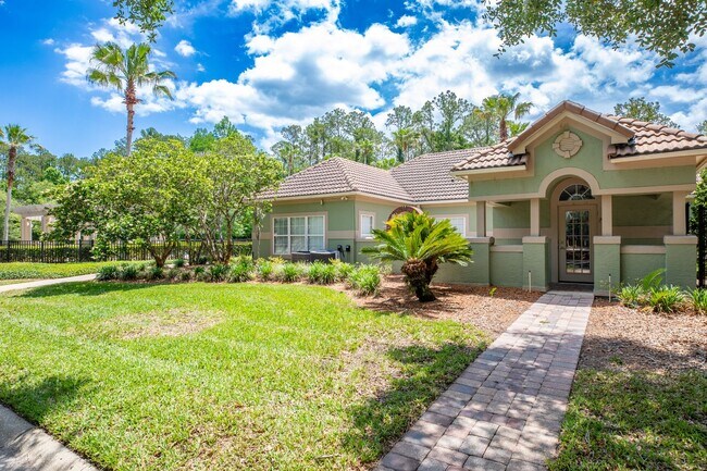 Building Photo - Charming Condo in Gated Community