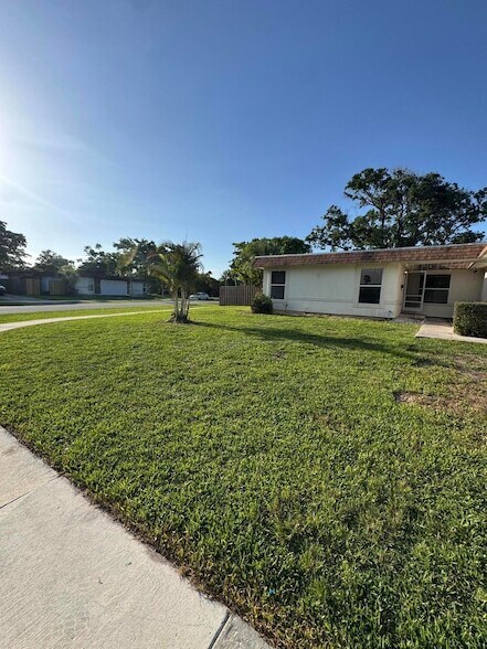 Building Photo - 7816 NW 70th Terrace