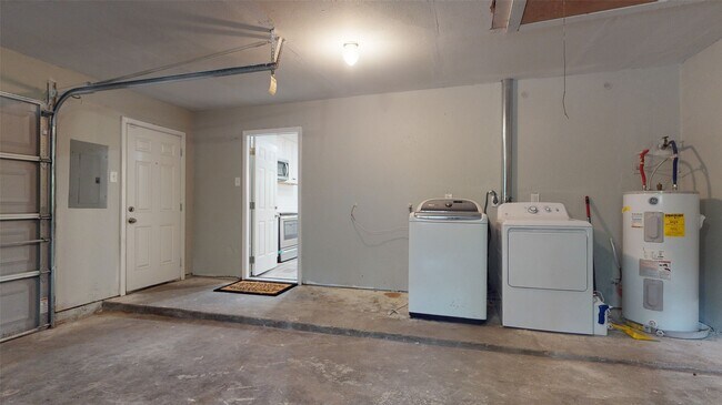 Building Photo - 14246 FM1314