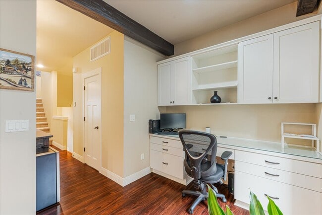 Building Photo - 14215 SW Burlwood Ln