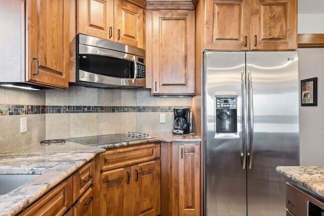 Building Photo - Breck 3-bedroom home with views! 12 month lease!