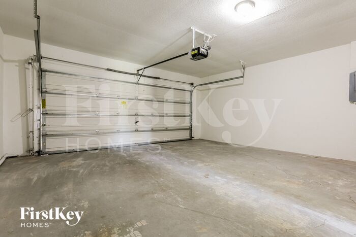 Building Photo - 2587 Ponce De Leon Blvd