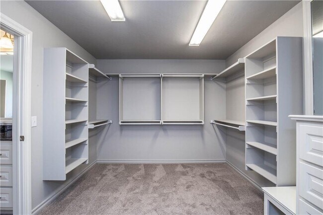 Building Photo - 2024 Sweetgrass Cir