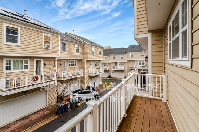 Building Photo - 2093 Laura Mews Pl