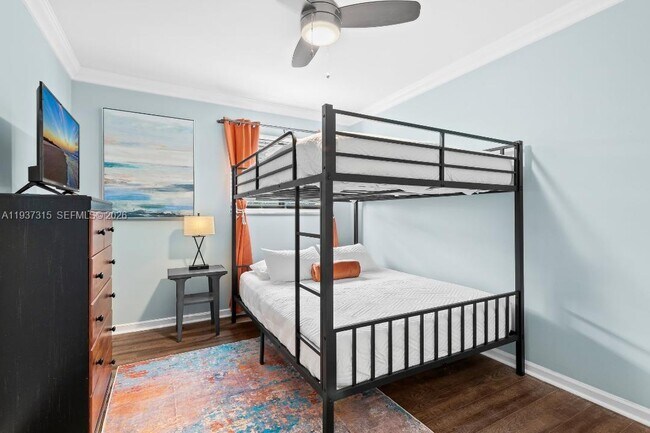 Building Photo - 223 SE 8th St