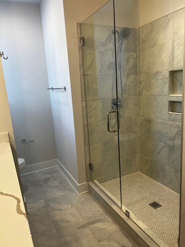 Master Bath2 - 5032 York Park Ln