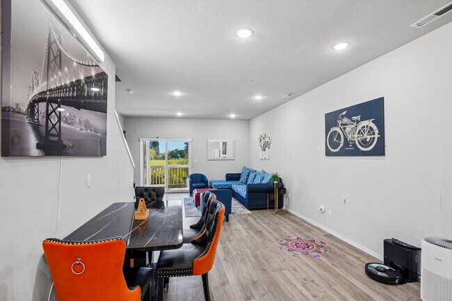 Building Photo - 15708 NW Blueblossom St