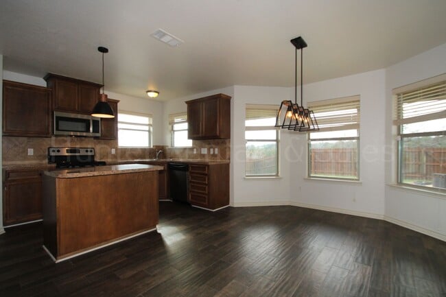 Building Photo - 4 Bedroom in Copperas Cove’s House Creek N...