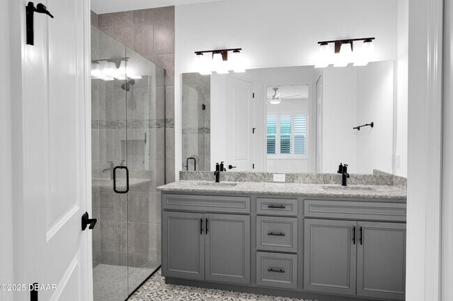 Building Photo - 207 Hang Loose Wy