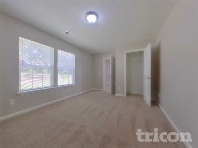 Building Photo - 109 Chatham Trace