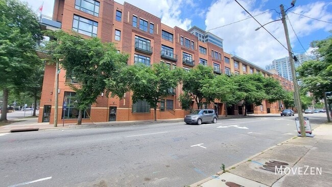 Building Photo - 444 S Blount St