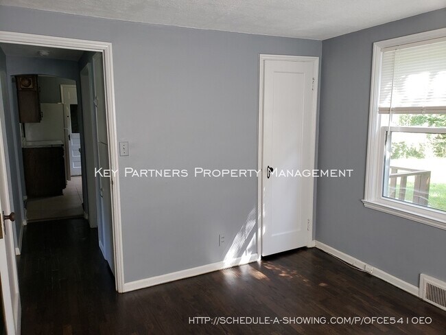 Building Photo - 7809 Madison Ave - Cute!