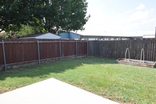 Building Photo - 310 Wildhorse Creek