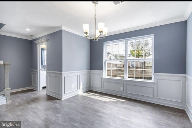 Building Photo - 802 Sixth Ave